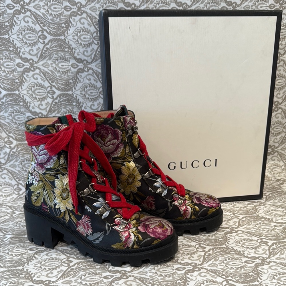 Gucci Women's Floral Lace-Up Boots - Black and Red